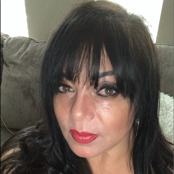 Meet your Posher, Alma - Picture 1 of 1